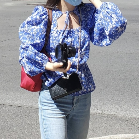 NAKD blue floral blouse with scalloped square neckline and balloon sleeves - Picture 4 of 5